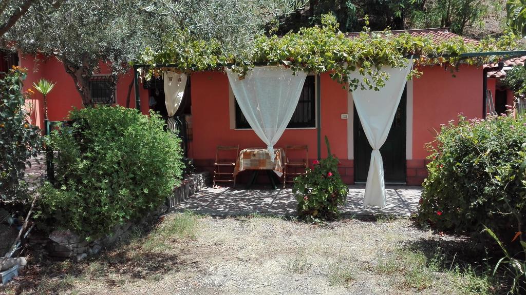 Il Vigneto "Cottage" Gaggi Luaran gambar